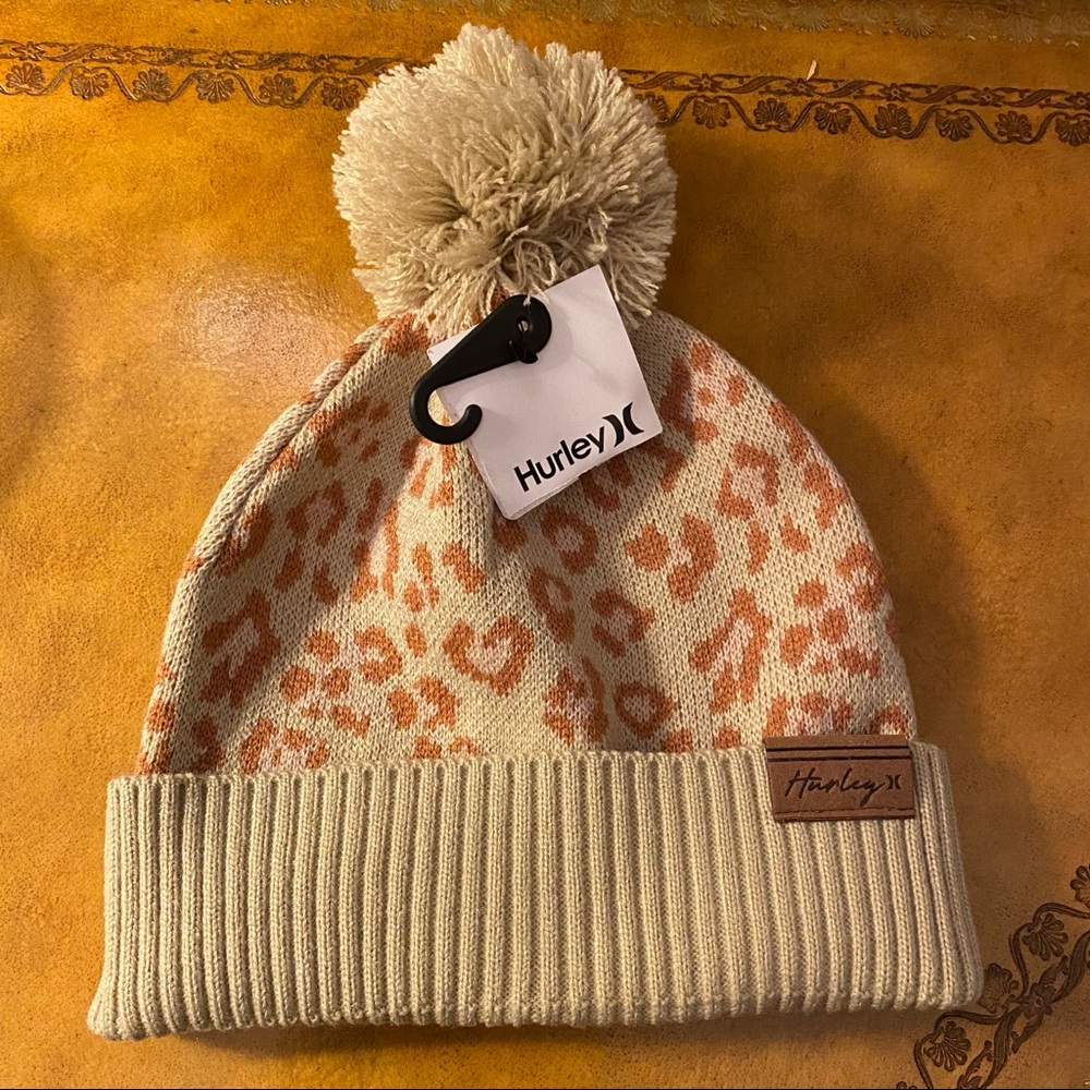 NWT Hurley Leopard Print Vermont Pom Pom Beanie Hat Cheetah Animal Winter Warm